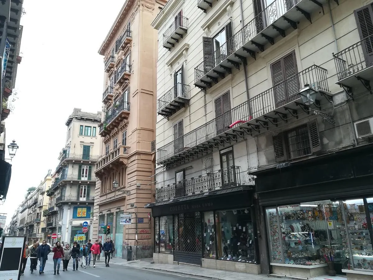 Vittorio Emanuele Rooms Di Prinzi Palermo Italien