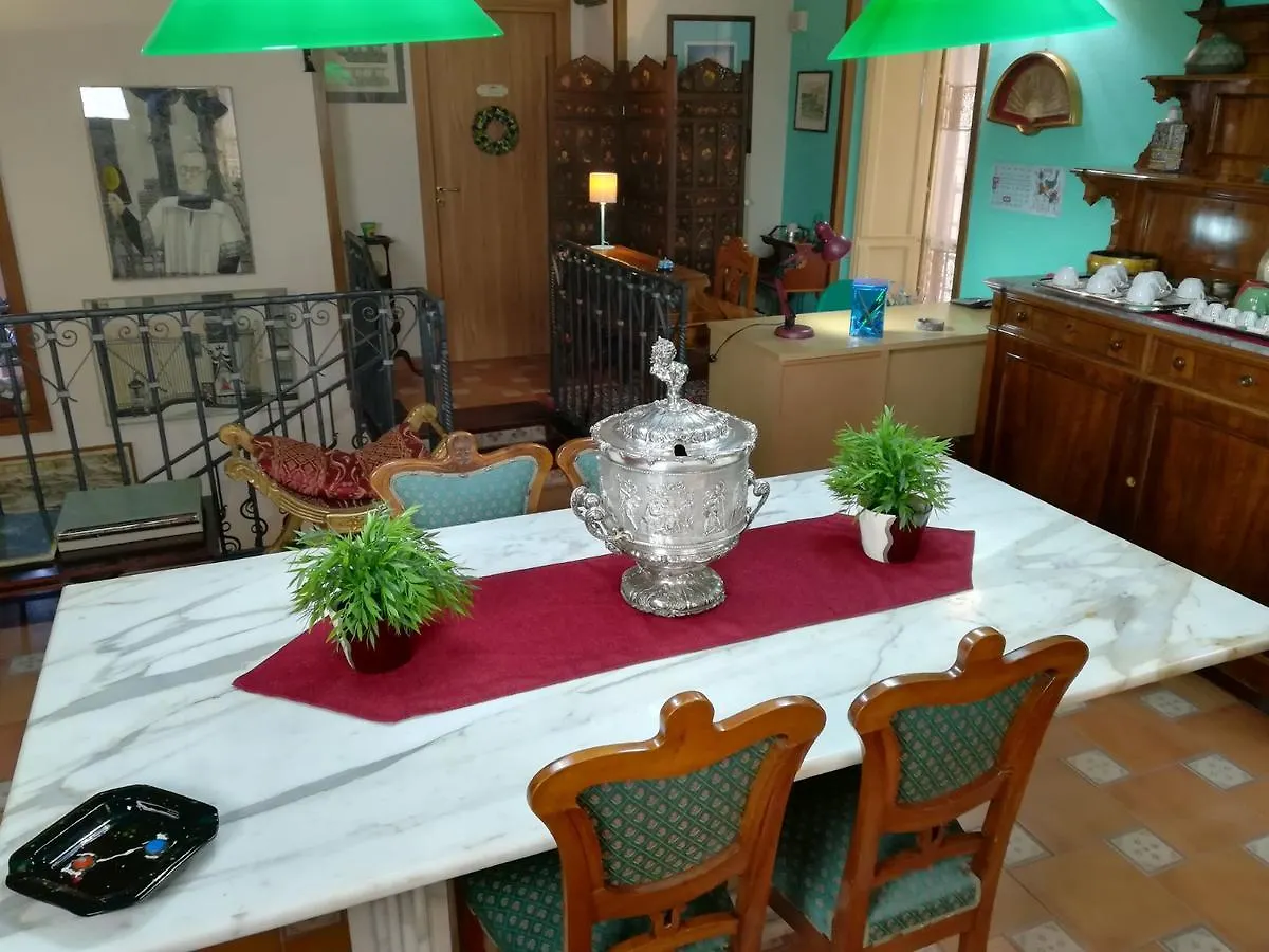 Vittorio Emanuele Rooms Di Prinzi Palermo 2*,  Italien